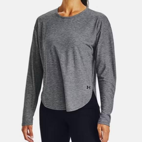 Under Armour Tops - NWT Under Armour Women's Loose Fit Dropped Shoulder Curved Hem Gym Top size XS
